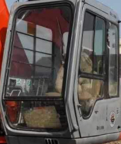 4457160 HITACHI Okno kabiny koparki Szkło hartowane przednia pozycja A z uszczelką